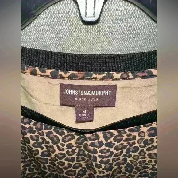 JOHNSTON & MURPHY Leopard Printed Knit Trim Blouse - Size Medium - NEW $99.50 - Picture 4 of 5